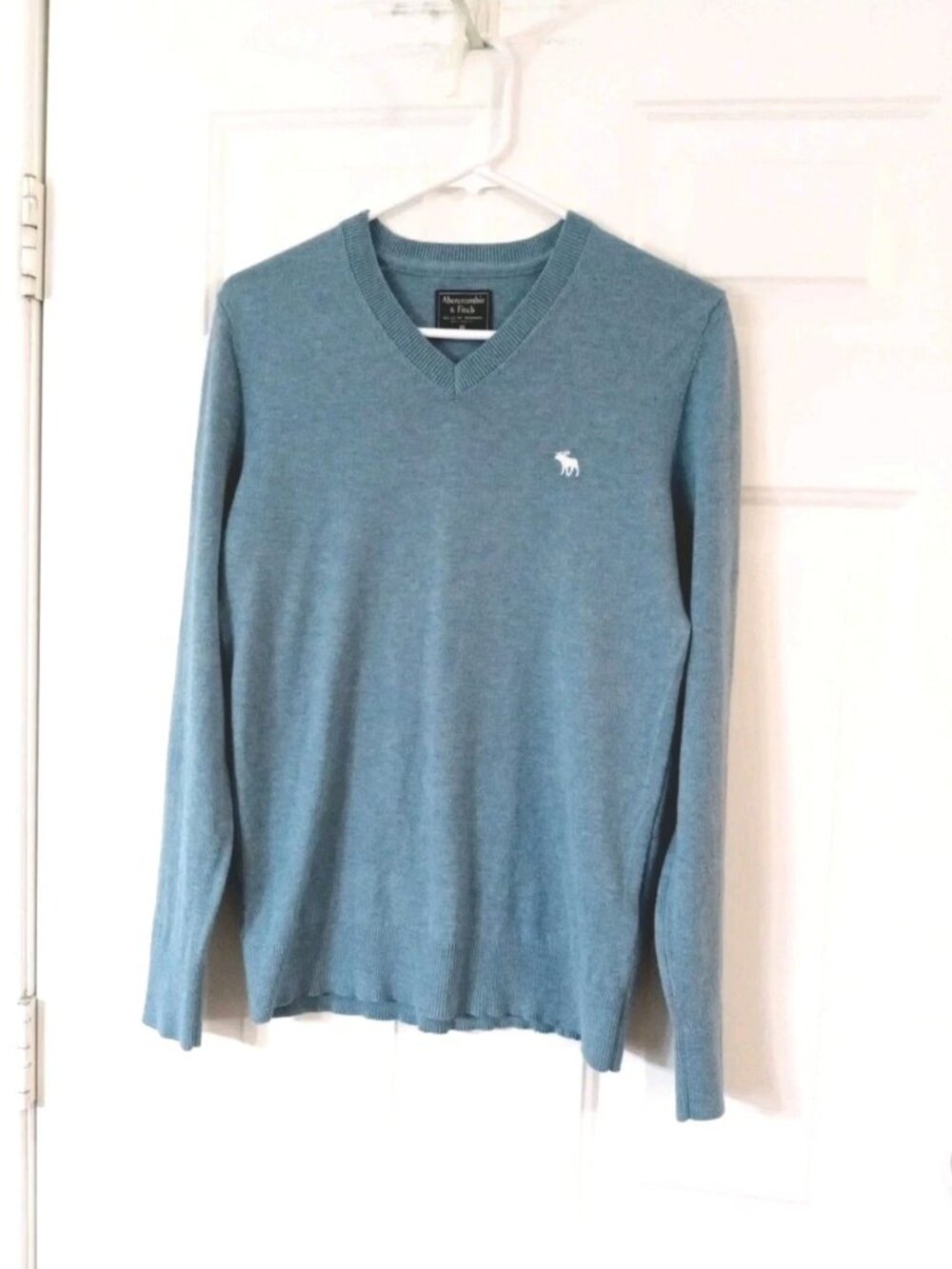 Abercrombie & Fitch V-Neck Sweater Men's XS Light Blue, Wool Blend Moose Logo